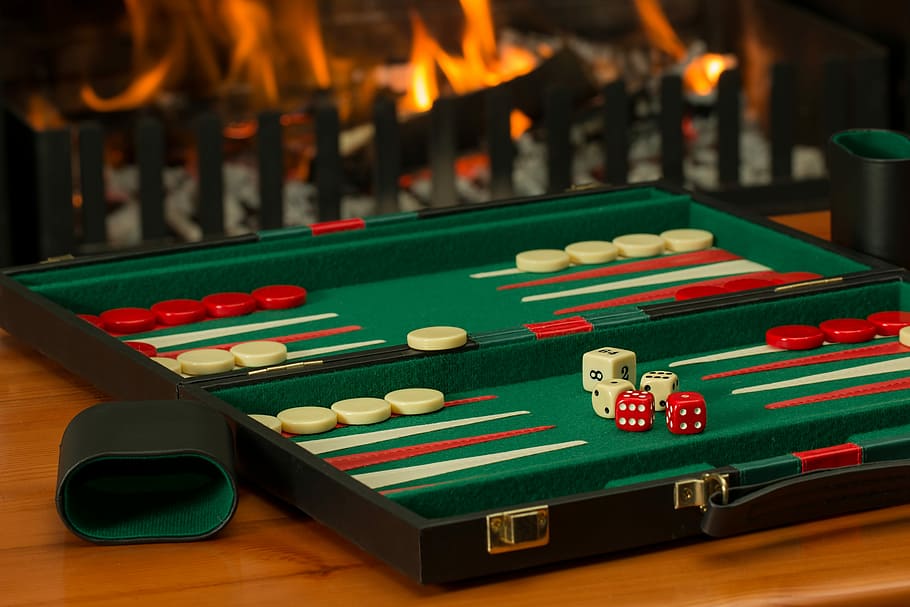 backgammon-board-game-fireside-competition