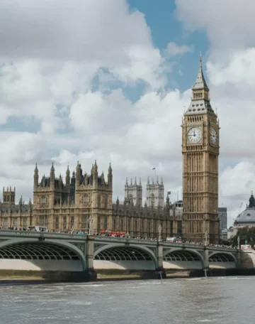 Digital Experiences Locals In London Are Logging In For