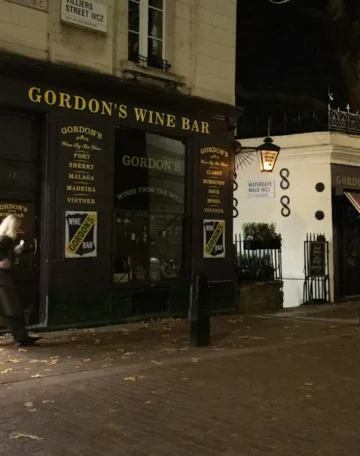 A Night Out in Mayfair: From Dinner to Late-Night Entertainment