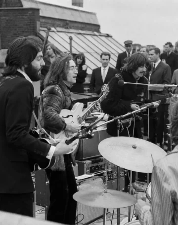 Should the New Beatles Museum Integrate More Technology to Appeal to Modern Visitors?